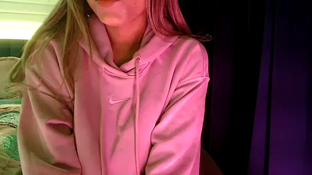 Snapshot of chhui_mui chatting on November 10, 2025, 6:24 pm chhui mui online show from November 10, 2025, 6:24 pm