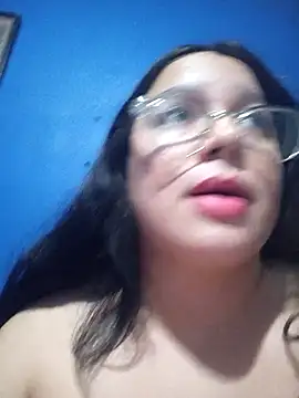 Leslydeleon23 online show from November 10, 2025, 4:17 am