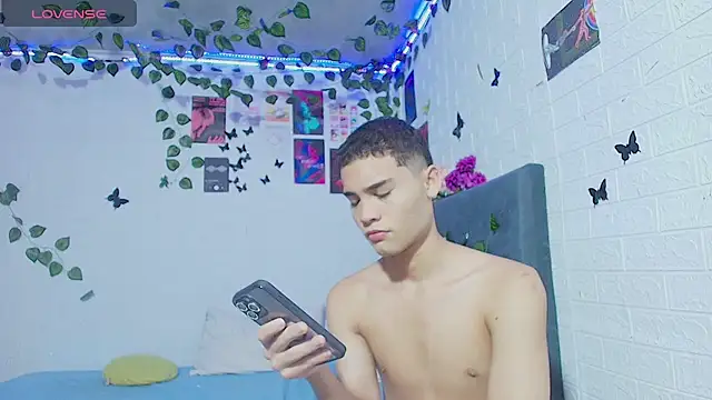 Snapshot of stevan1855 chatting on November 6, 2025, 12:42 pm stevan1855 online show from November 6, 2025, 12:42 pm