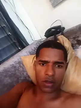 Jeanfamoso online show from October 18, 2025, 1:24 pm