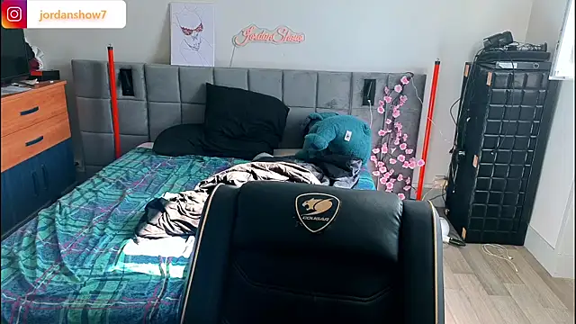 JordanShow online show from April 19, 2026, 9:10 am