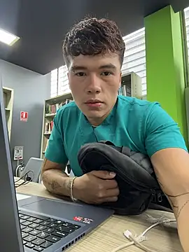 Snapshot of Logan_smith1 chatting on March 2, 2026, 7:43 pm Logan smith1 online show from March 2, 2026, 7:43 pm