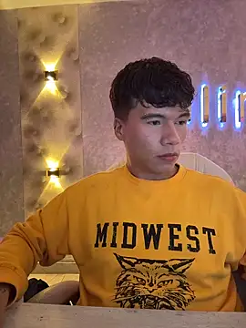 Snapshot of Logan_smith1 chatting on February 6, 2026, 5:36 am Logan smith1 online show from February 6, 2026, 5:36 am