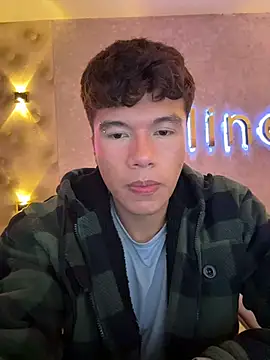 Snapshot of Logan_smith1 chatting on February 4, 2026, 7:14 am Logan smith1 online show from February 4, 2026, 7:14 am