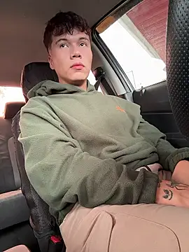 Snapshot of Logan_smith1 chatting on January 15, 2026, 4:32 pm Logan smith1 online show from January 15, 2026, 4:32 pm