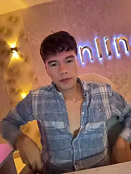 Snapshot of Logan_smith1 chatting on January 6, 2026, 6:28 am Logan smith1 online show from January 6, 2026, 6:28 am