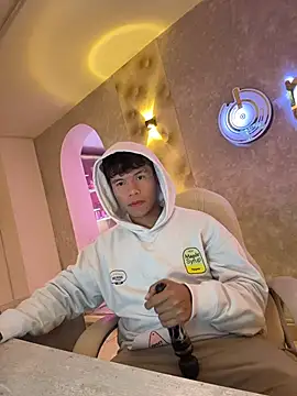 Logan smith1 online show from November 13, 2025, 4:49 am