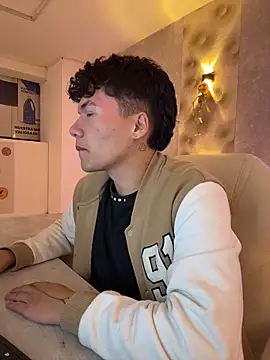 Logan smith1 online show from October 23, 2025, 5:39 am