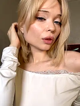 dollfromvenus online show from October 26, 2025, 9:15 pm