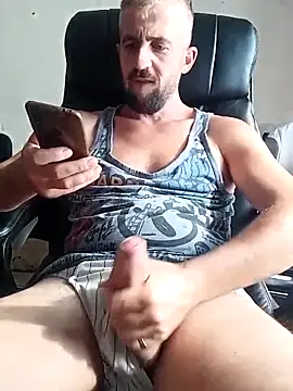 Snapshot of GrofLicno chatting on October 25, 2025, 9:41 am GrofLicno online show from October 25, 2025, 9:41 am