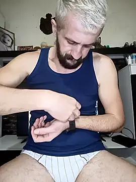 Snapshot of GrofLicno chatting on January 14, 2026, 3:48 pm GrofLicno online show from January 14, 2026, 3:48 pm