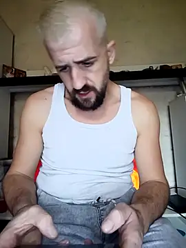 Snapshot of GrofLicno chatting on December 15, 2025, 12:55 pm GrofLicno online show from December 15, 2025, 12:55 pm