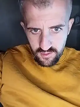 Snapshot of GrofLicno chatting on November 6, 2025, 2:54 pm GrofLicno online show from November 6, 2025, 2:54 pm