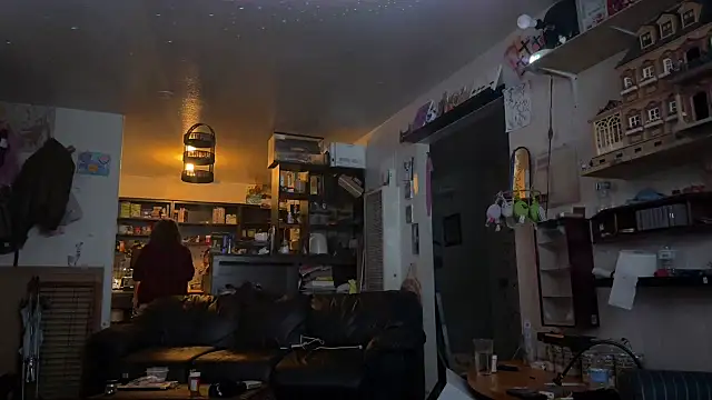 Snapshot of deadpi chatting on October 4, 2025, 7:15 pm deadpi online show from October 4, 2025, 7:15 pm