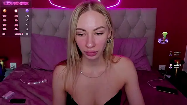 Snapshot of Diana_Garrett chatting on February 11, 2025, 11:53 am Diana Garrett online show from February 11, 2025, 11:53 am