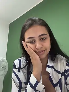 Snapshot of iiris_ chatting on November 11, 2025, 2:45 pm iiris online show from November 11, 2025, 2:45 pm