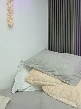 Snapshot of iiris_ chatting on November 13, 2025, 5:06 pm iiris online show from November 13, 2025, 5:06 pm