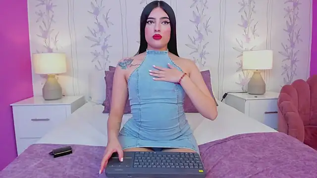 Snapshot of MadissonBacker chatting on February 19, 2025, 2:33 pm MadissonBacker online show from February 19, 2025, 2:33 pm