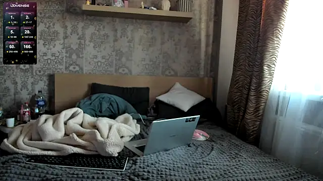 Snapshot of purebeautie13 chatting on December 12, 2024, 11:50 am purebeautie13 online show from December 12, 2024, 11:50 am