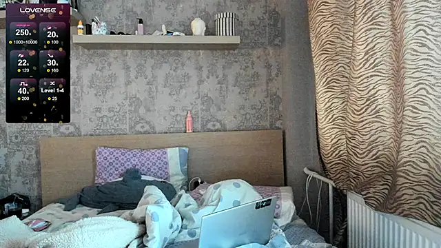 Snapshot of purebeautie13 chatting on December 20, 2024, 10:05 am purebeautie13 online show from December 20, 2024, 10:05 am