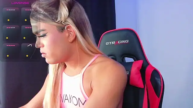 Snapshot of AllisonsweetZ chatting on November 8, 2025, 8:12 pm AllisonsweetZ online show from November 8, 2025, 8:12 pm