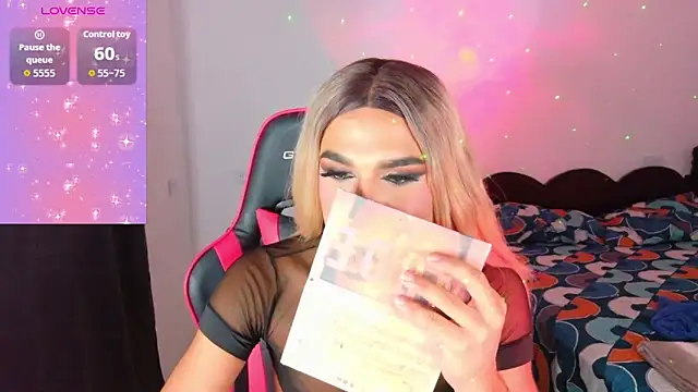 Snapshot of AllisonsweetZ chatting on November 3, 2025, 7:17 pm AllisonsweetZ online show from November 3, 2025, 7:17 pm