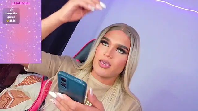 Snapshot of AllisonsweetZ chatting on November 25, 2025, 4:24 am AllisonsweetZ online show from November 25, 2025, 4:24 am