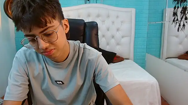 jhoellx online show from September 21, 2025, 1:05 pm