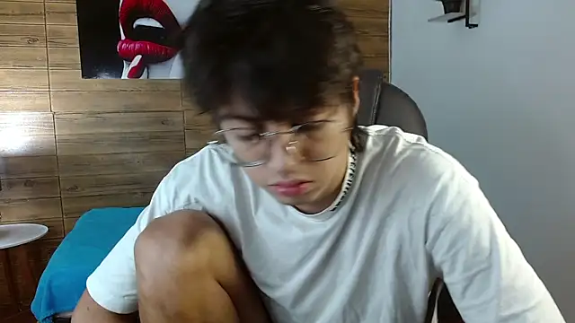 jhoellx online show from December 4, 2025, 8:19 pm