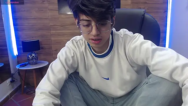 jhoellx online show from March 22, 2025, 12:35 pm