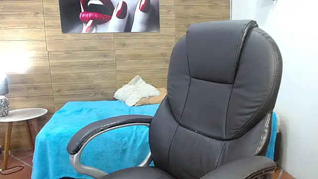 jhoellx online show from December 13, 2025, 8:04 pm