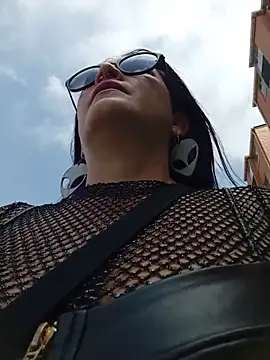 sophie banger online show from April 4, 2026, 6:58 pm