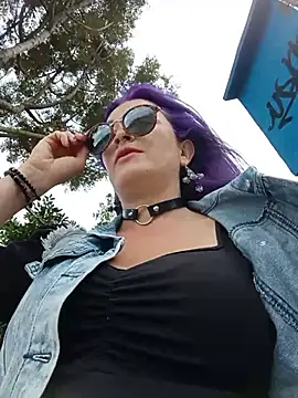 Snapshot of sophie_banger chatting on October 13, 2025, 6:09 pm sophie banger online show from October 13, 2025, 6:09 pm