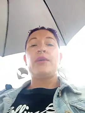 Snapshot of sophie_banger chatting on November 8, 2025, 9:18 pm sophie banger online show from November 8, 2025, 9:18 pm