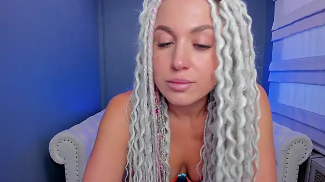 rock n roxy online show from March 10, 2025, 1:23 am