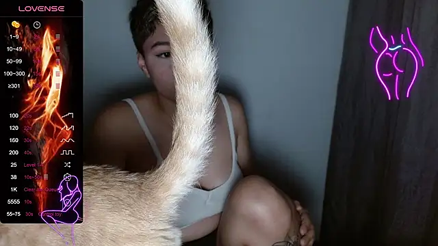 Snapshot of TRIXIE_TANG28 chatting on February 22, 2025, 11:03 pm TRIXIE TANG28 online show from February 22, 2025, 11:03 pm