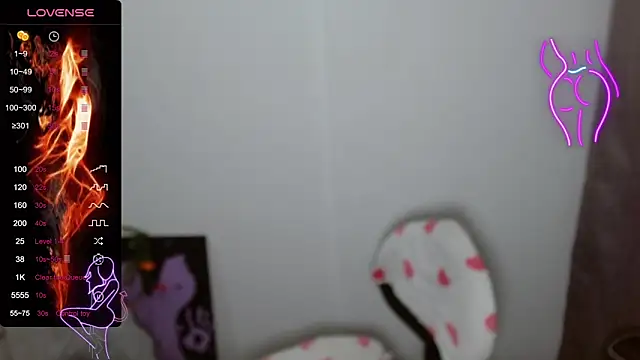 Snapshot of TRIXIE_TANG28 chatting on February 4, 2025, 3:11 am TRIXIE TANG28 online show from February 4, 2025, 3:11 am