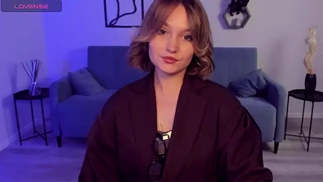 BritnieCute online show from October 8, 2025, 5:09 am