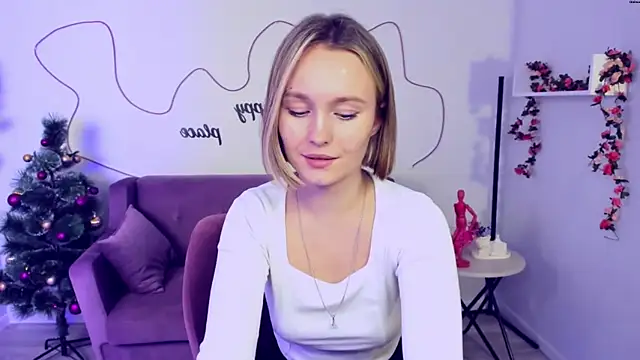 BritnieCute online show from January 4, 2025, 11:00 am