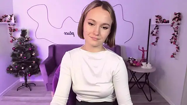 BritnieCute online show from December 12, 2024, 10:34 am