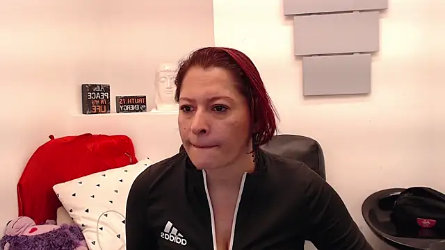 eva twiss online show from June 3, 2026, 11:55 am