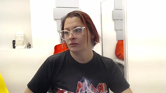 Snapshot of eva_twiss chatting on November 6, 2025, 11:25 am eva twiss online show from November 6, 2025, 11:25 am