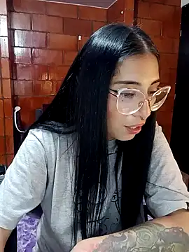 Snapshot of Raven__purple chatting on January 23, 2025, 4:41 am Raven purple online show from January 23, 2025, 4:41 am