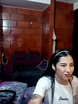 Snapshot of Raven__purple chatting on January 29, 2025, 1:16 am Raven purple online show from January 29, 2025, 1:16 am