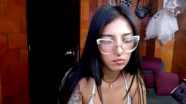 Snapshot of Raven__purple chatting on September 27, 2025, 5:52 pm Raven purple online show from September 27, 2025, 5:52 pm