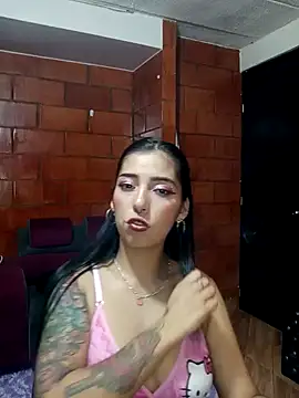 Snapshot of Raven__purple chatting on January 30, 2025, 1:00 am Raven purple online show from January 30, 2025, 1:00 am