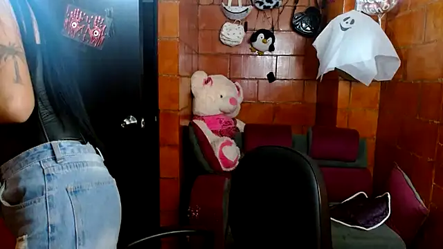 Snapshot of Raven__purple chatting on November 5, 2025, 1:09 am Raven purple online show from November 5, 2025, 1:09 am