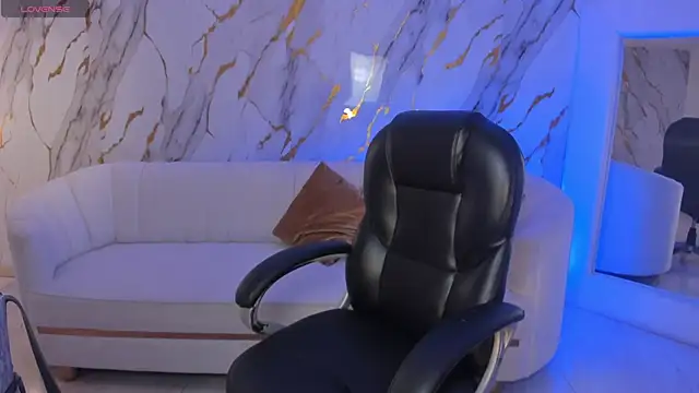 ChloePreston  online show from April 3, 2026, 10:54 am