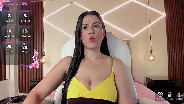 Snapshot of BellaClaiir chatting on March 4, 2026, 2:14 pm BellaClaiir online show from March 4, 2026, 2:14 pm