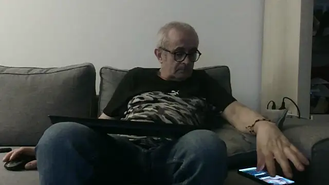 Bretoncool online show from March 7, 2026, 6:46 pm